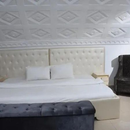 Room In Lodge - Ambience Hotels Abujahome For Leisure And Business Travellers Dış mekan fotoğraf