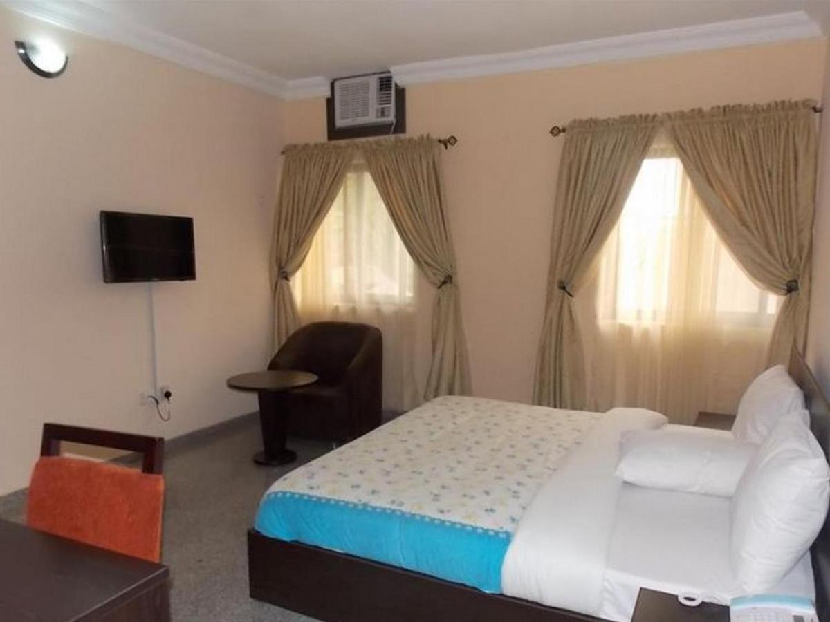 Room In Lodge - Ambience Hotels Abujahome For Leisure And Business Travellers Dış mekan fotoğraf