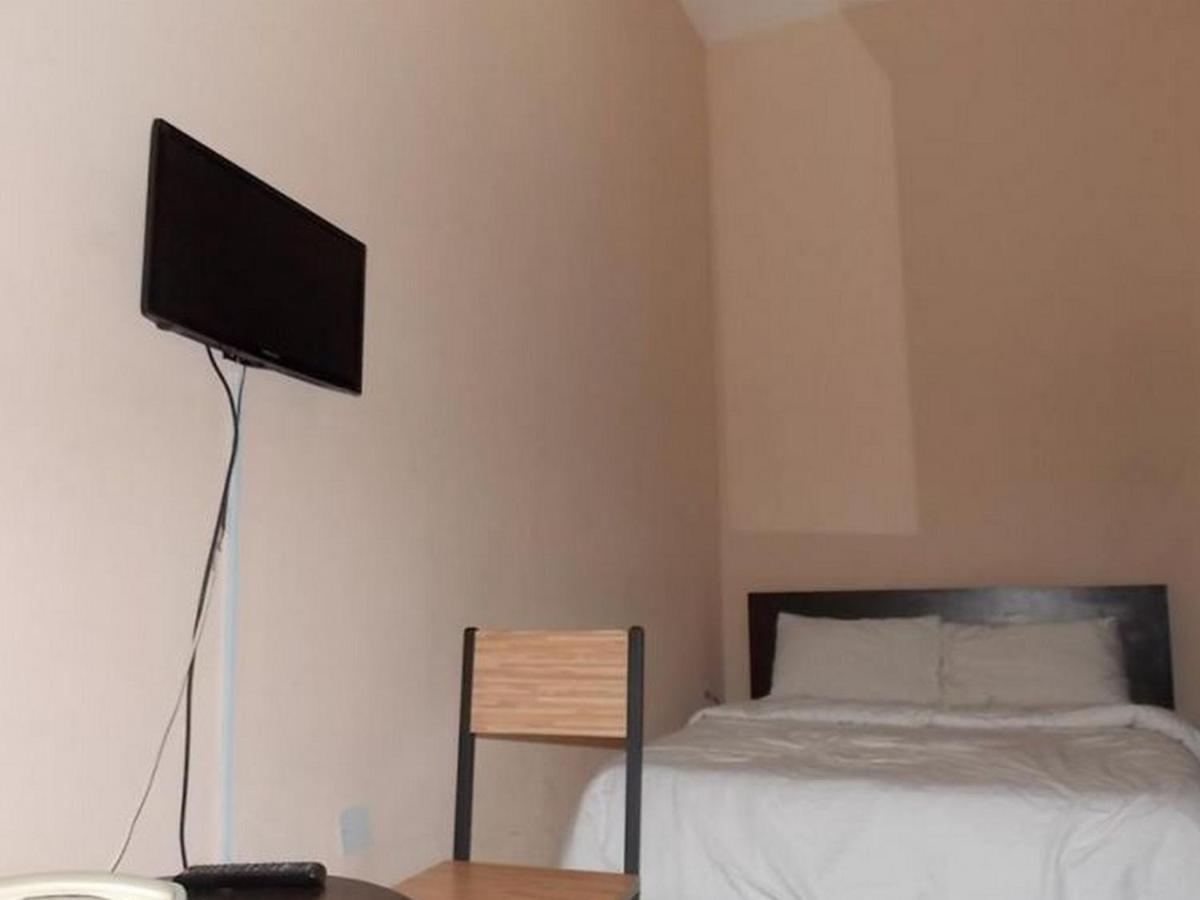 Room In Lodge - Ambience Hotels Abujahome For Leisure And Business Travellers Dış mekan fotoğraf
