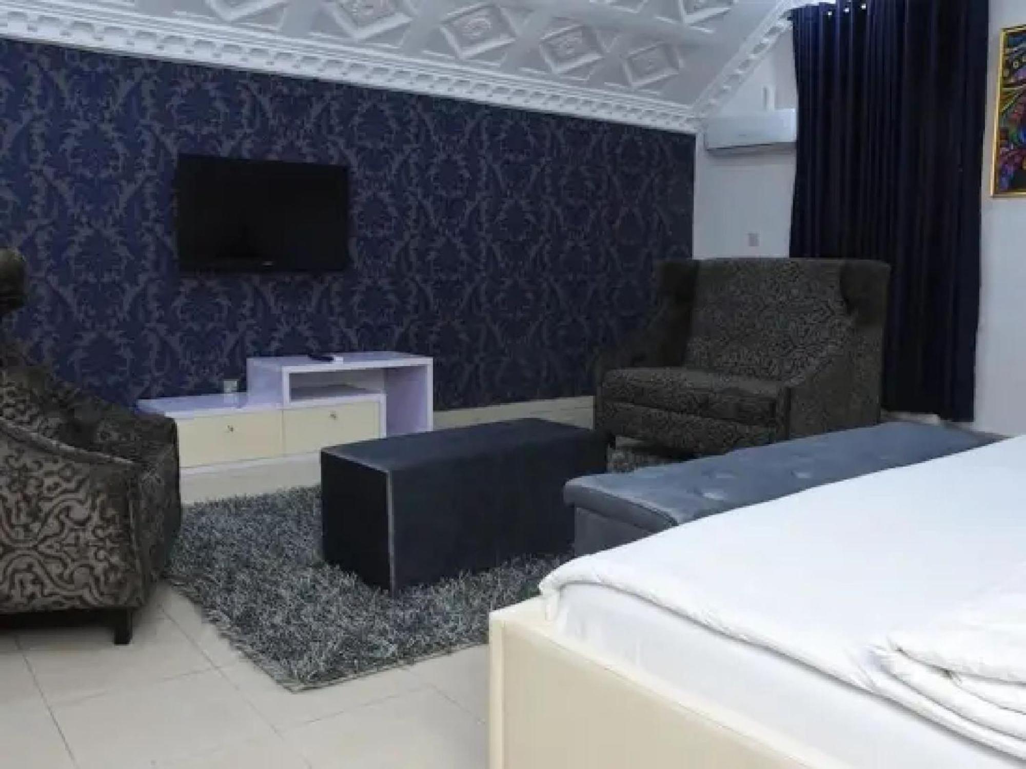 Room In Lodge - Ambience Hotels Abujahome For Leisure And Business Travellers Dış mekan fotoğraf