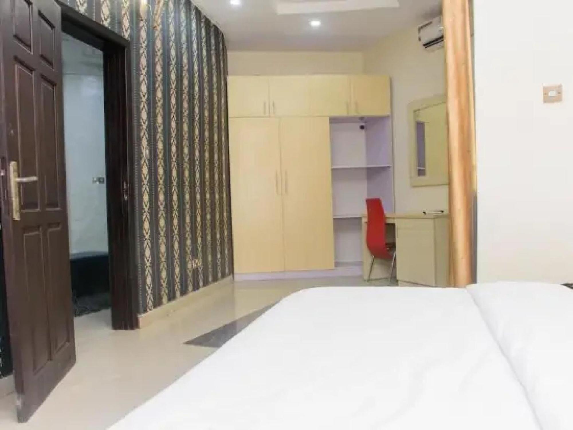 Room In Lodge - Ambience Hotels Abujahome For Leisure And Business Travellers Dış mekan fotoğraf